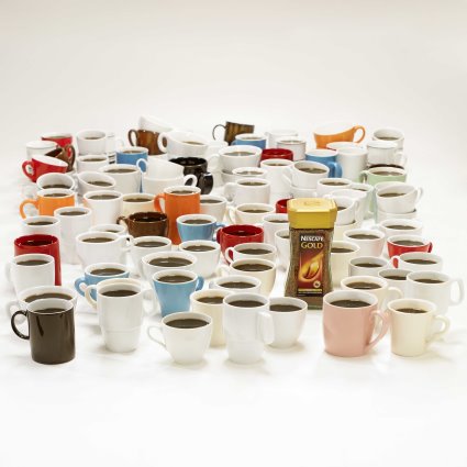 100 Tassen mit Kaffee | obs/Nestlé Deutschland AG