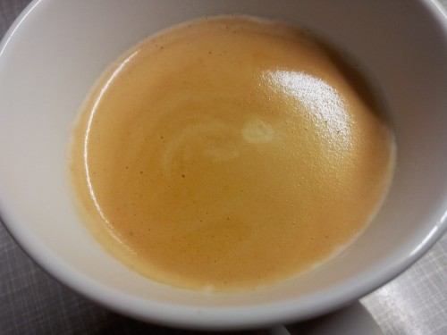 Die Crema von Espresso und Caffè Crema gelingt besonders gut